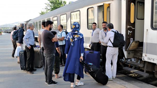tahran-van tren yolcu.jpg