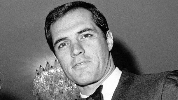 SHBA – Ndërron jetë aktori John Gavin, luajti Jul Cezarin te "Spartaku" i Stanley Kubrick