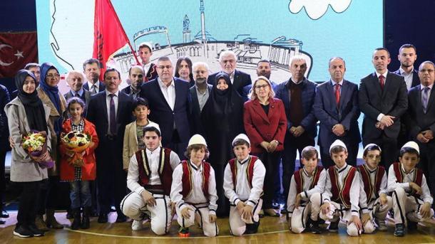 Turkiyya ta bai wa marayun Albaniya 2000 tallafin kudi