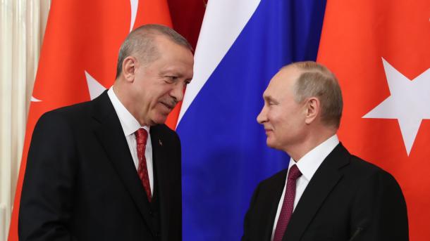 د ترکیې ولسمشر رجب طیب اردوغان د روسیې ولسمشر ولادیمیر پوتین سره ټیلیفوني خبرې وکړې.