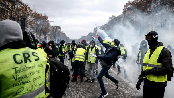 Franśiyadağı protest çaraları