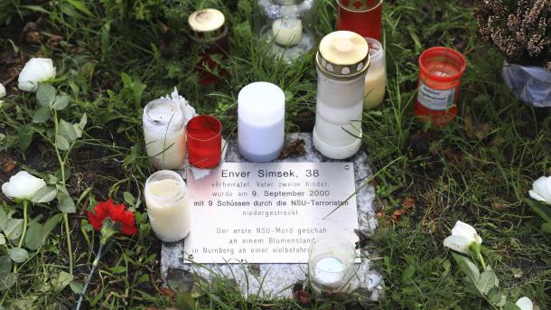merkel nsu anit park1.jpg
