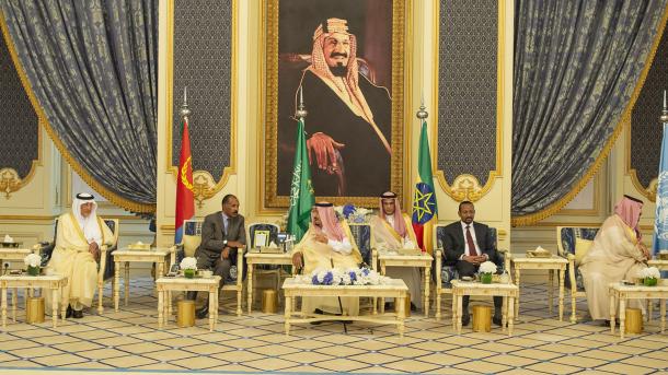 L’Érythrée et l'Ethiopie signent un accord de paix, sous l’égide du roi saoudien