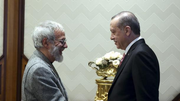 Presidenti Erdoan priti këngëtarin e njohur Jusuf Islam