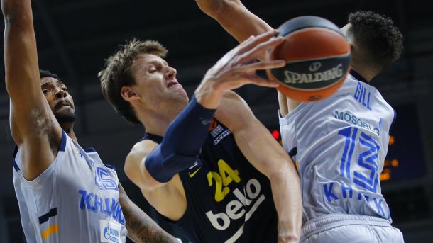 Fenerbahçe vazhdon kryesimin në Ligën e Evropës pavarësisht humbjes ndaj skuadrës ruse