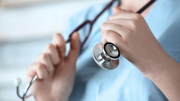 France : un millier de médecins menacent de démissionner