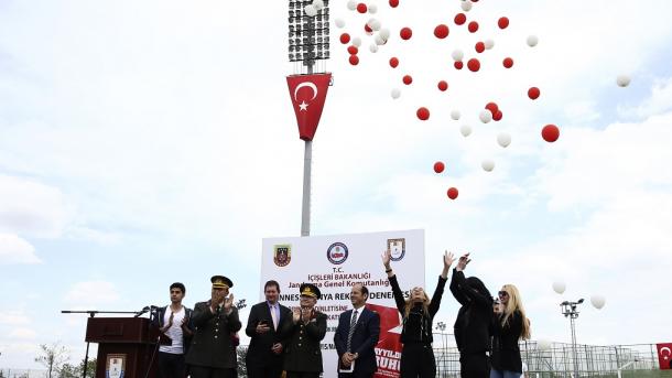 jandarma guinness rekorlar kitabı 3.jpg