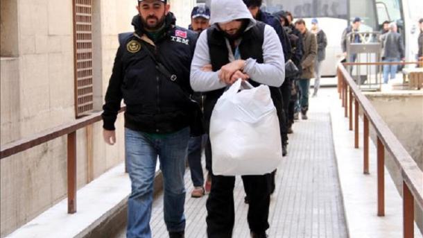 Policia turke arreston 29 terroristë të dyshuar të DAESH-it
