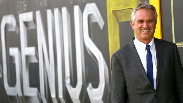 Existe una guerra en el mundo entre los sistemas de energía, según Robert Kennedy Jr.