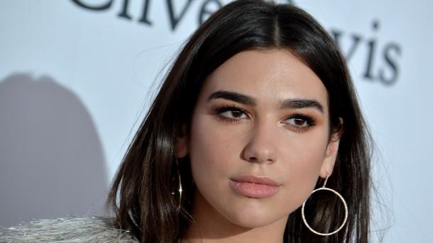 E talentuara, Dua Lipa do këndojë kolonën zanore të “James Bond”