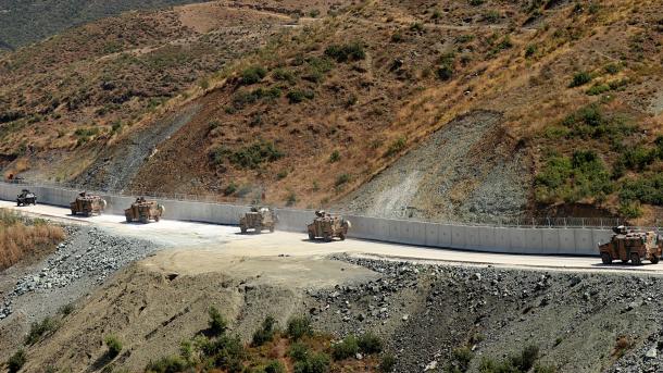 Kilisden Idlib serhedine esger we harby enjam ugradýar