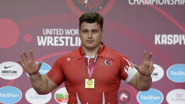 Luptătorul de stil greco-roman Riza Kayaalp a câștigat medalia de aur