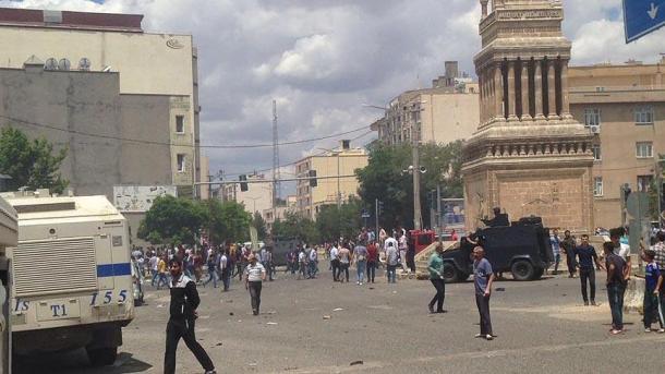 U napadu u Mardinu poginuo jedan policajac i dva civila