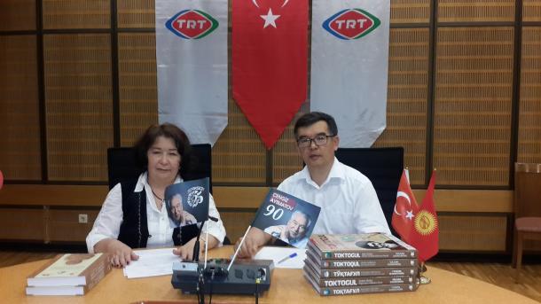 Түркчө-кыргызча сөздүгүм жалпы түрк дүйнөсүнүн сөздөрүн камтыды (Видео)