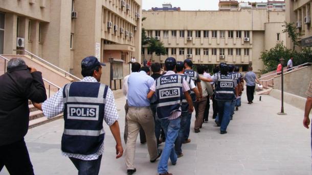 Turqi - Policia turke arrestoi 10 pjesëtarë të PKK për planifikim të sulmeve në Ankara