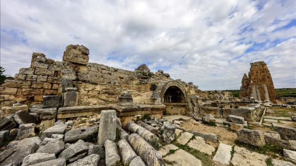 Antalyanın aspendos ve perga şehri 19.jpg