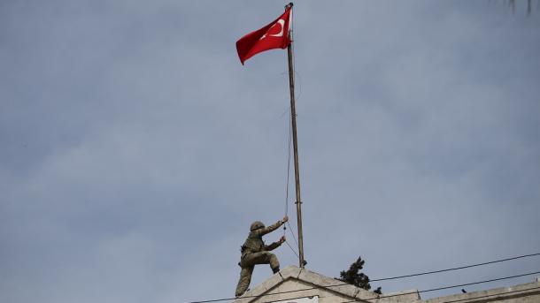 46 στρατιώτες έπεσαν μάρτυρες και άλλοι 225 τραυματίστηκαν στην Επιχείρηση Κλαδί Ελιάς