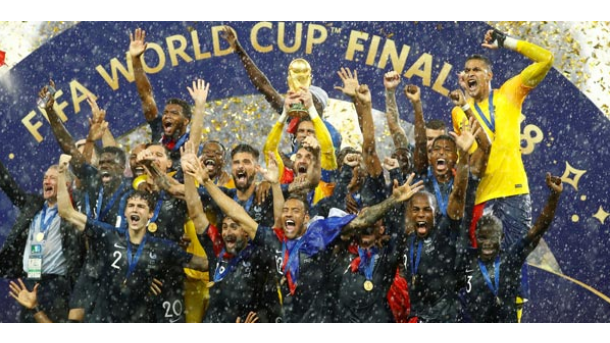 Francia batte Croazia 4-2 ed ottiene il titolo "campione del Mondo"