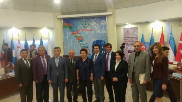 Жазуучу Кеңеш Жусупов жана ал тууралуу маектешүүлөр