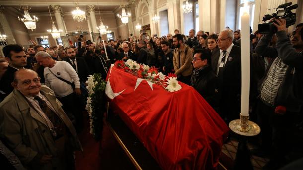 Turquía se despide del icónico fotógrafo Ara Güler
