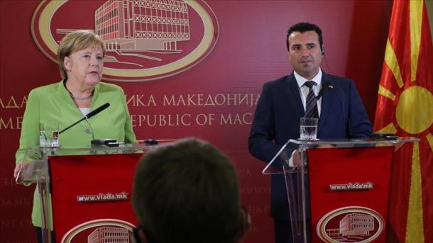 Angela Merkel: Maqedonasit të vendosin vetë për të ardhmen e tyre