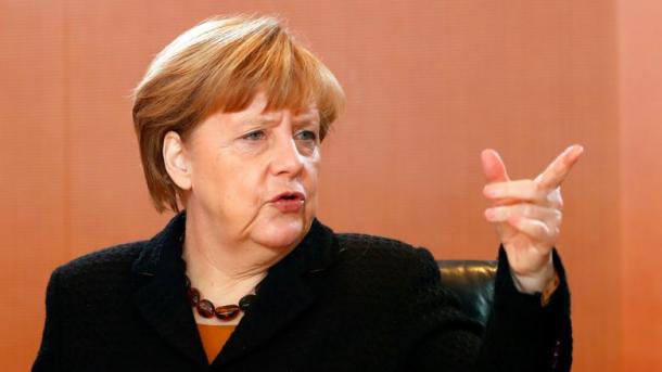 Njemačka kancelarka Merkel izjavila da poštuje pravo turskog naroda da odlučuje o svom ustavu