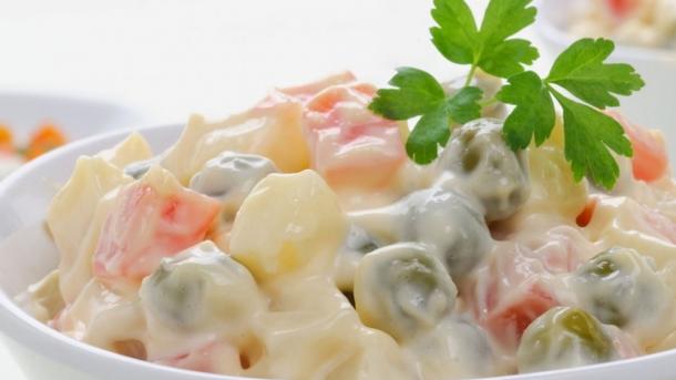 La ensaladilla rusa, un manjar cuyo ingrediente clave es la patata