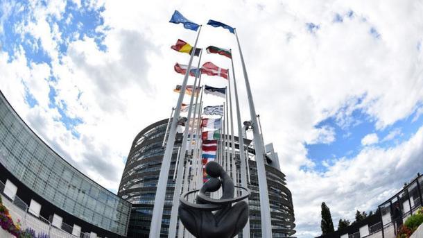 Delegação da UE chega a Ancara para negociar isenção de vistos