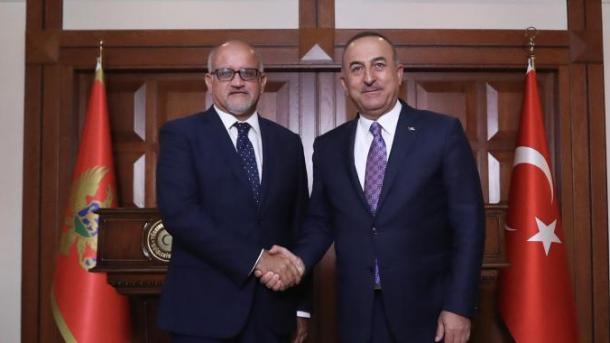 Çavusoglu: Kemi vija të kuqe për Qipron