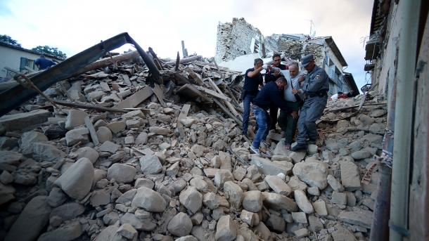 italya deprem.jpg