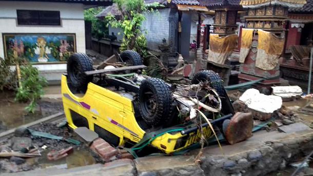 endonezya tsunami1.jpg