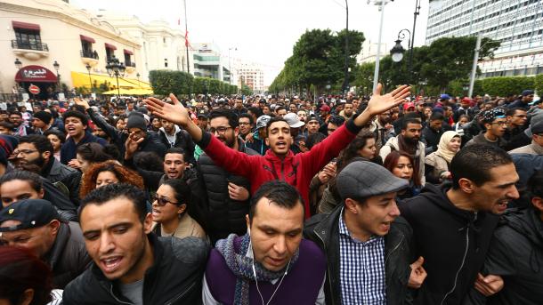 Tunis yenə qarışdı
