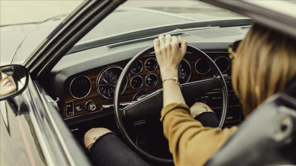 Mandar uma mensagem de WhatsApp ao volante aumenta os acidentes em até 134%