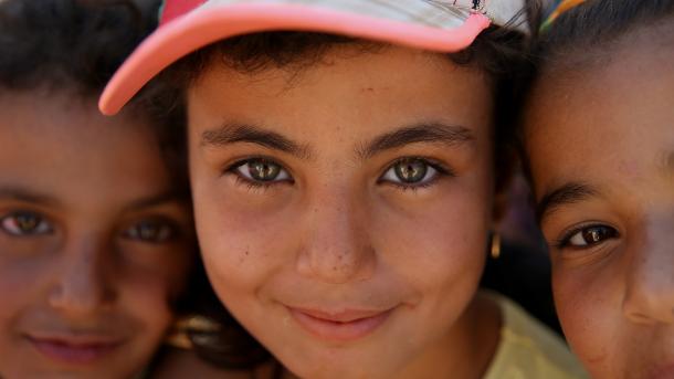 Sirianët e strehuar në Turqi kthehen të lumtur në Jerablusin e pastruar nga DAESH-i