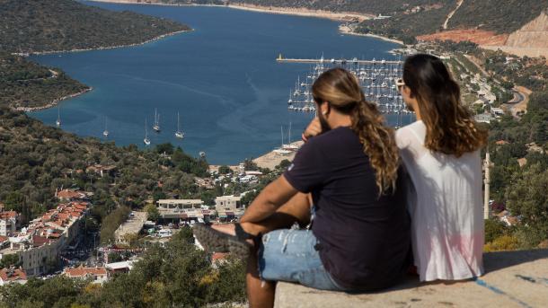 15-22 nçe aprel' - turizm atnalığı