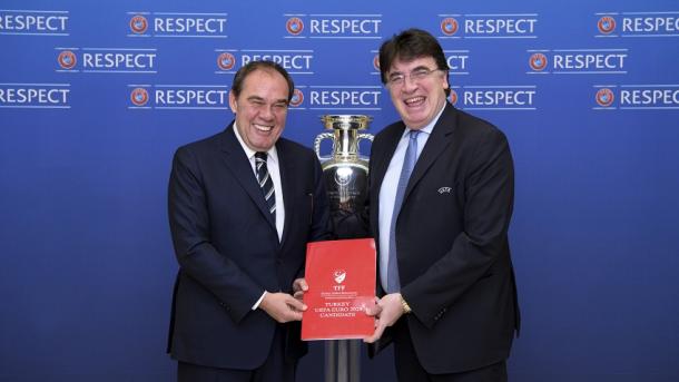 Turqia paraqet zyrtarisht kandidaturën për organizimin e EURO 2024-s