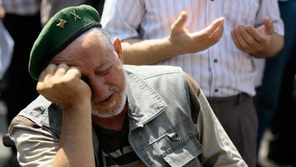 u-nedjelju-manifestacija-prezivjeli-smo-srebrenicani-nastavljaju-borbu-za-bih_trt-bosanski-21554.jpg