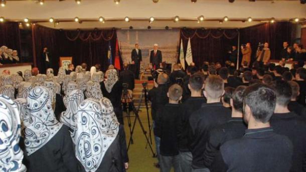 Veseli: Në Ramazan të qëndrojmë më afër njëri-tjetrit