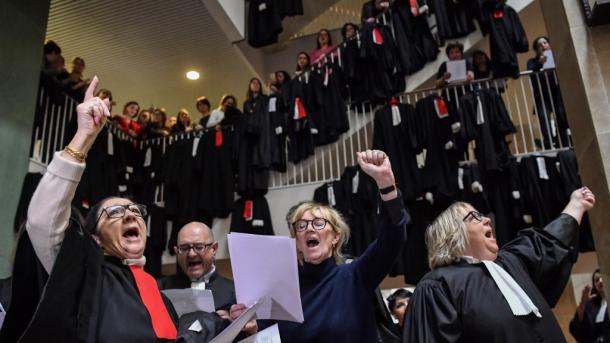 France : les avocats de Lyon ont rejoint les grévistes