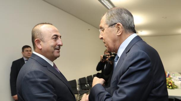 Sastanak Cavusoglu-Lavrov: Razgovori o naporima na postizanju mira u Siriji
