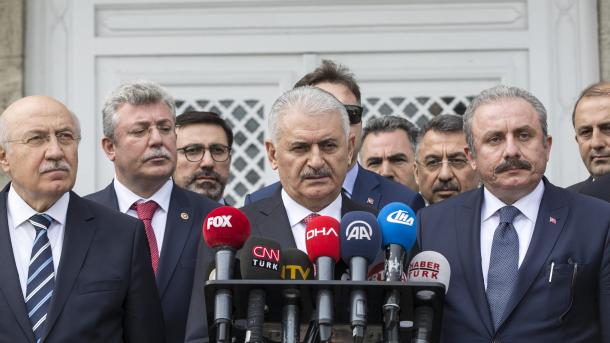 Yıldırım: Griechische Flagge ist entfernt worden