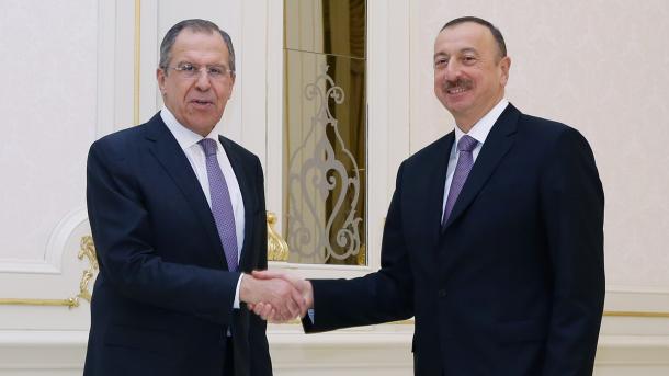 Alijev-Lavrov: Të punojmë më fuqishëm për zgjidhjen politike Armeni-Azerbajxhan