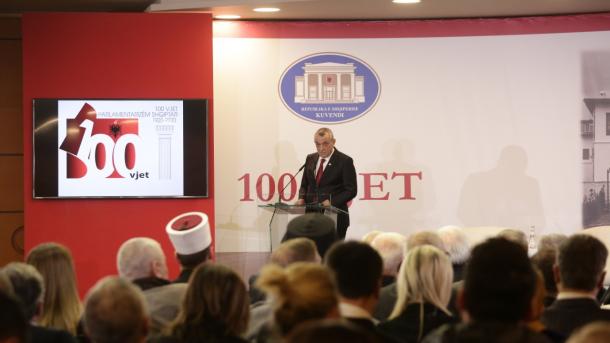 Arnavut parlamentarizmi_100 yaşında_5_Gramoz Ruçi.jpg