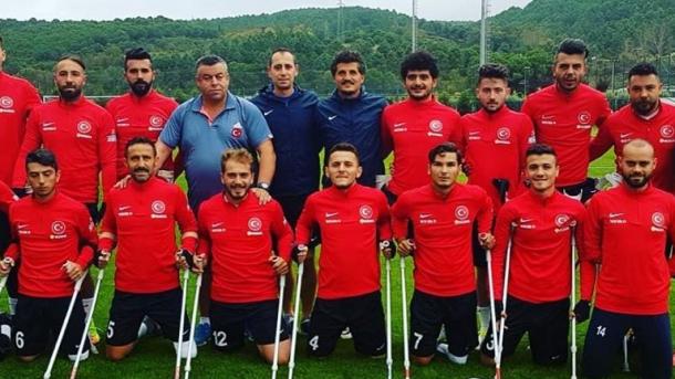 Championne d’Europe en titre, l’équipe nationale turque de football pour amputés bat la Russie (5-1)