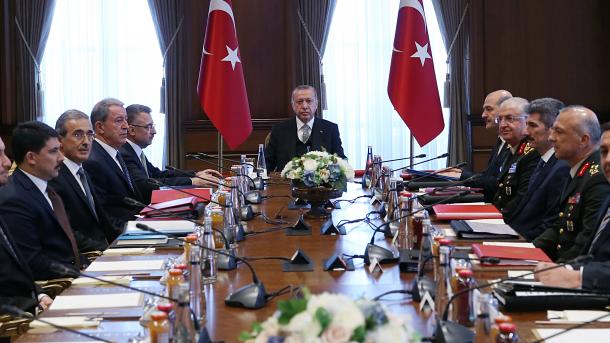 Staatspräsident Erdoğan bewertet Rüstungsprojekte