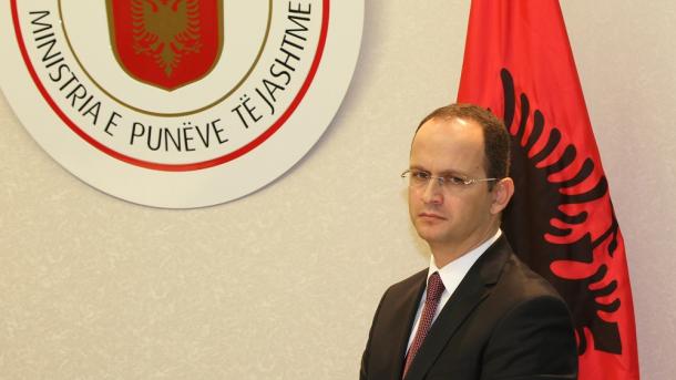 Shqipëri – Bushati: Ligji i luftës me Greqinë do të shfuqizohet së shpejti