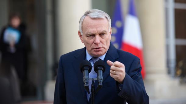 Ayrault: Merkel ka moralisht dhe politikisht të drejtë për pritjen e refugjatëve