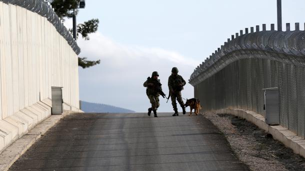 Muri 911 km i gjatë në kufirin turko-sirian përfundon brenda shtatorit