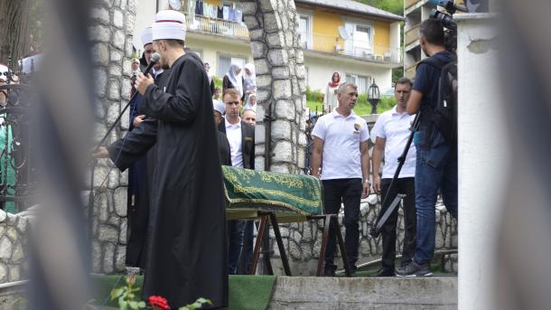 miyit uzutush némilerni telep qilidu? (awazliq)
