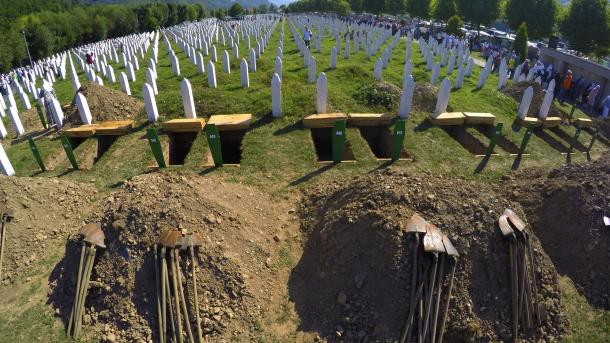 Potočari: Ukopani posmrtni ostaci četiri maloljetnika i bračnog para Dudić